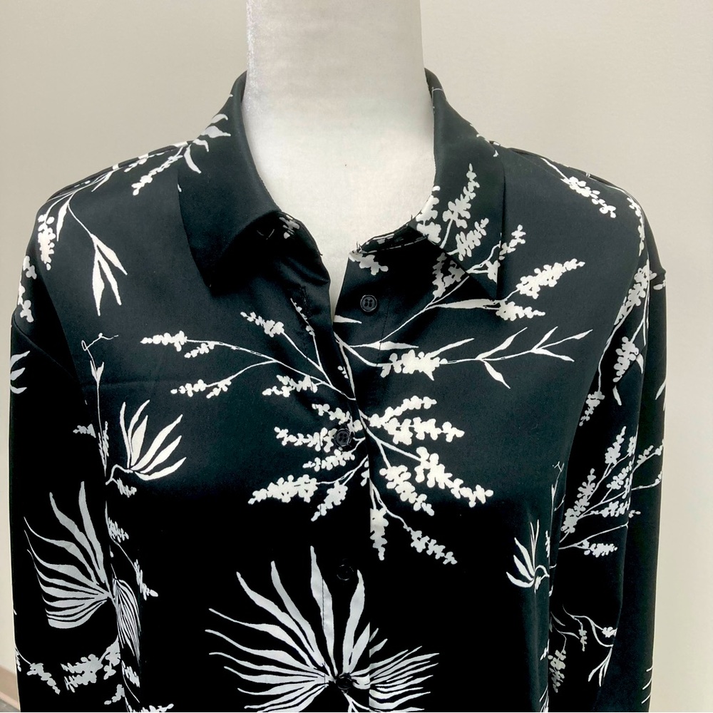 Dynamite black and white satin blouse - Picture 2 of 6